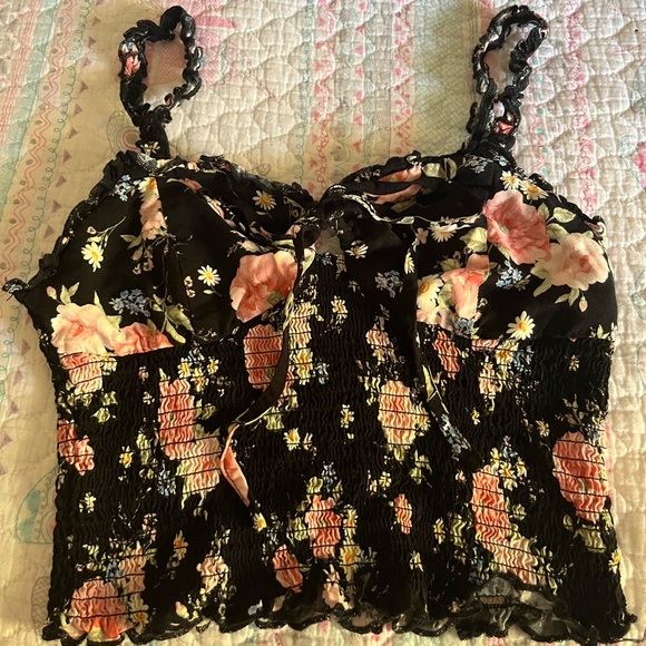 Forever 21 Tops - Forever 21 floral crop tank top